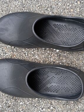 Men's Black Slip-On Water-Resistant Loafers